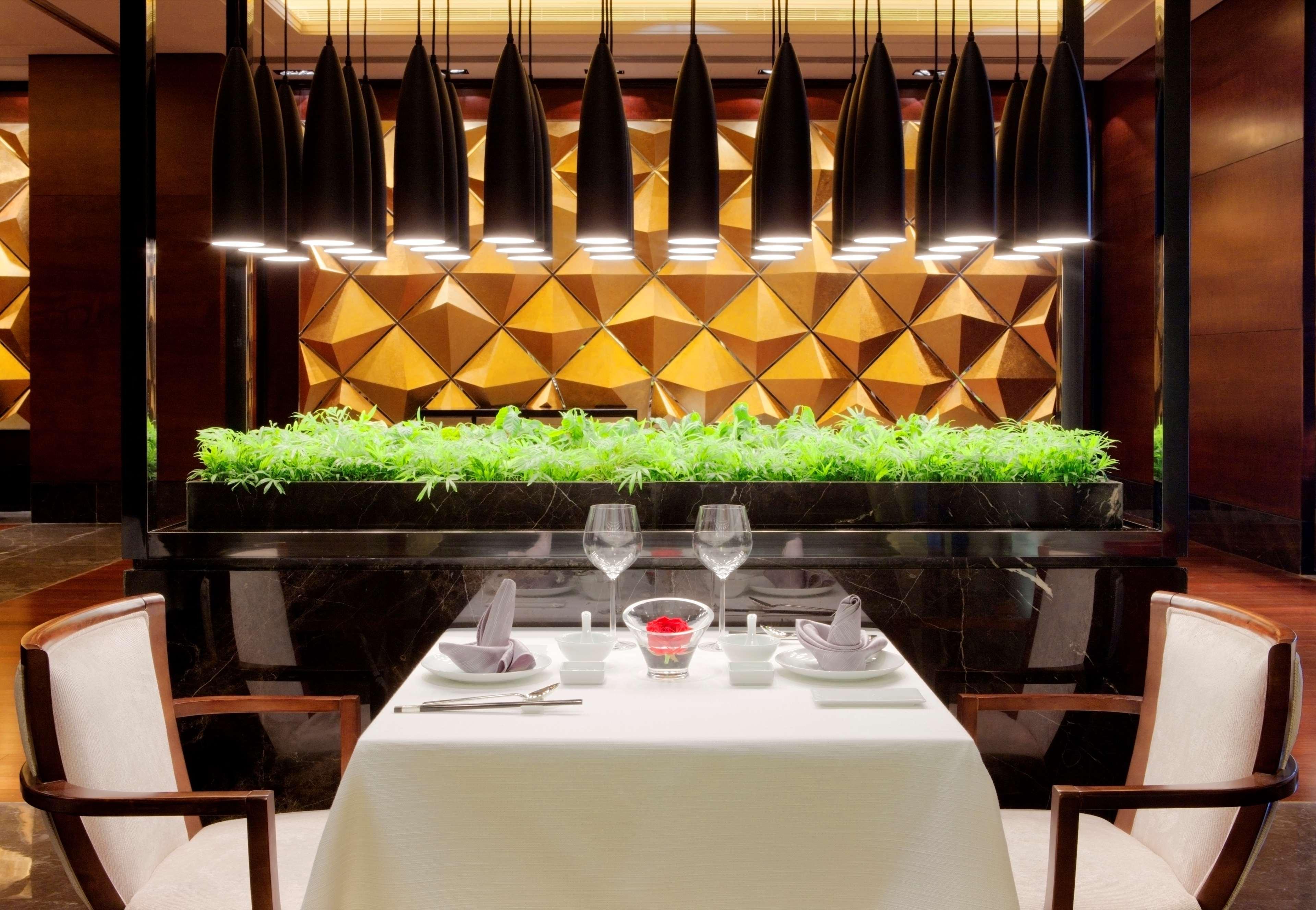 Radisson Blu Plaza Chongqing - Free 2 Bottle Of Local Beer Per Room During Stay Extérieur photo