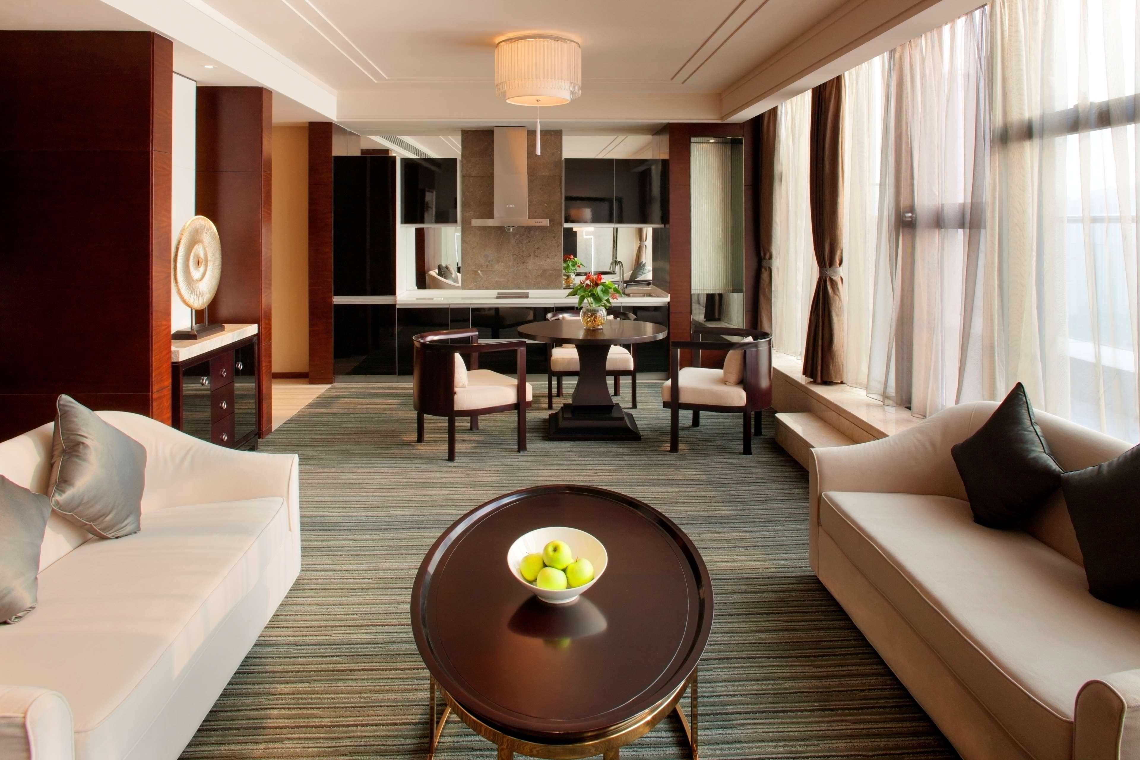 Radisson Blu Plaza Chongqing - Free 2 Bottle Of Local Beer Per Room During Stay Extérieur photo