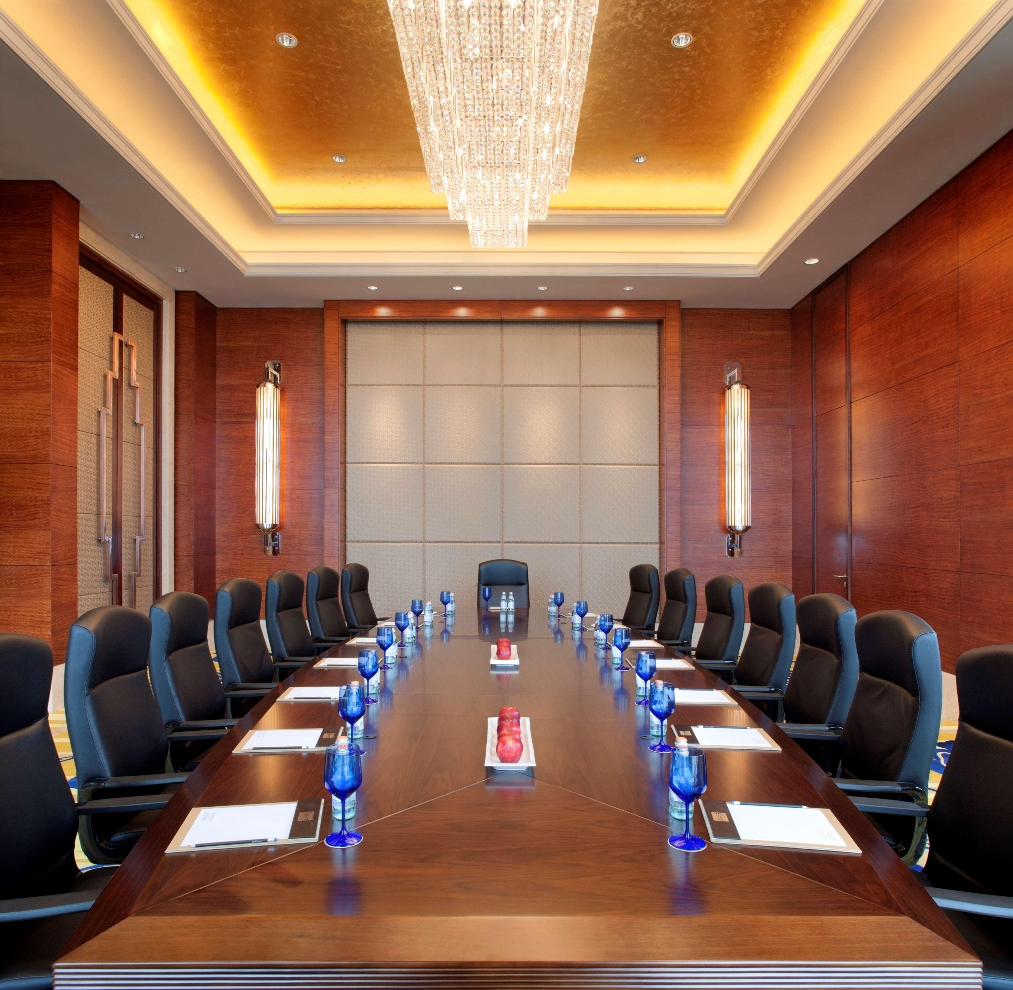 Radisson Blu Plaza Chongqing - Free 2 Bottle Of Local Beer Per Room During Stay Extérieur photo