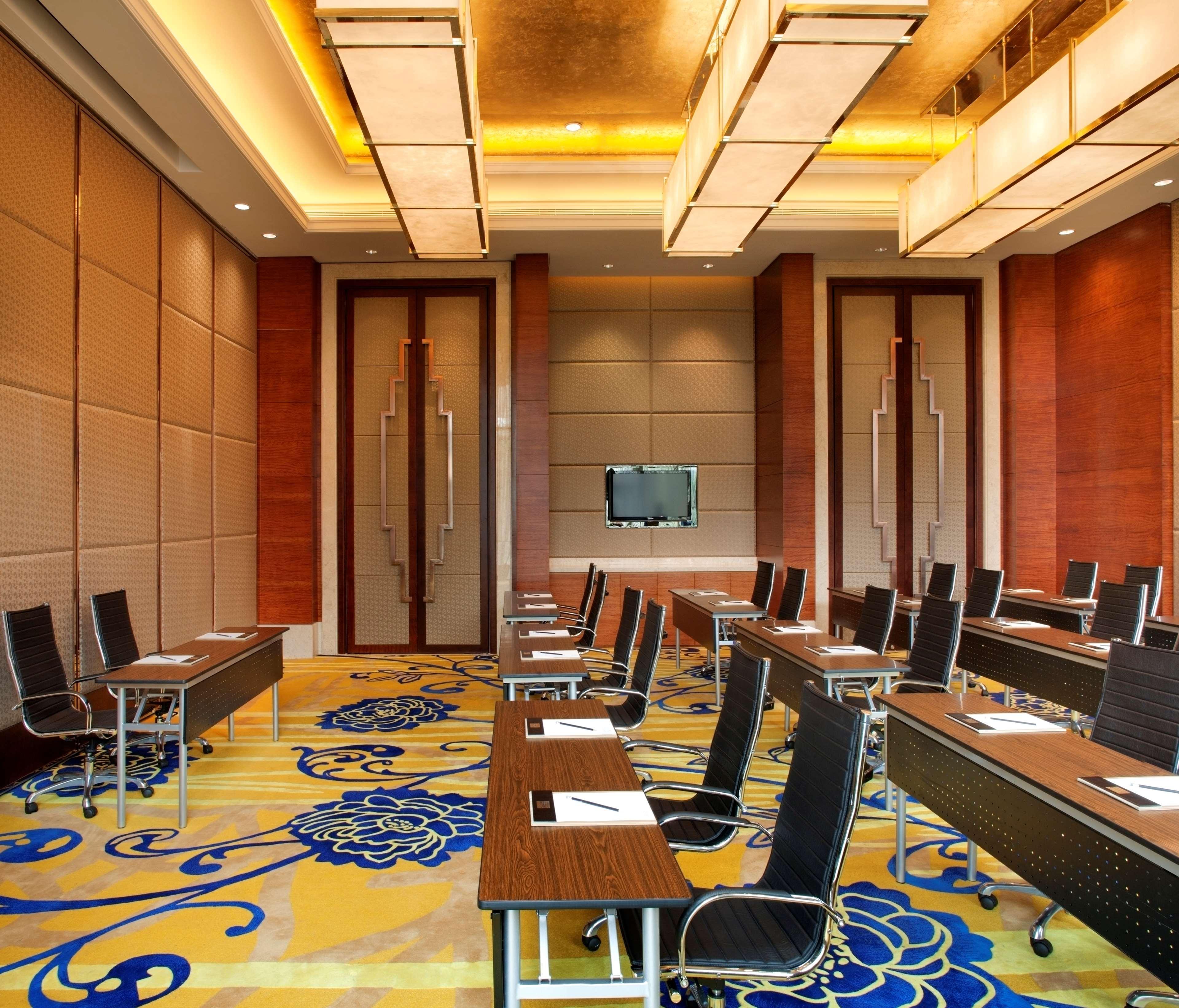 Radisson Blu Plaza Chongqing - Free 2 Bottle Of Local Beer Per Room During Stay Extérieur photo